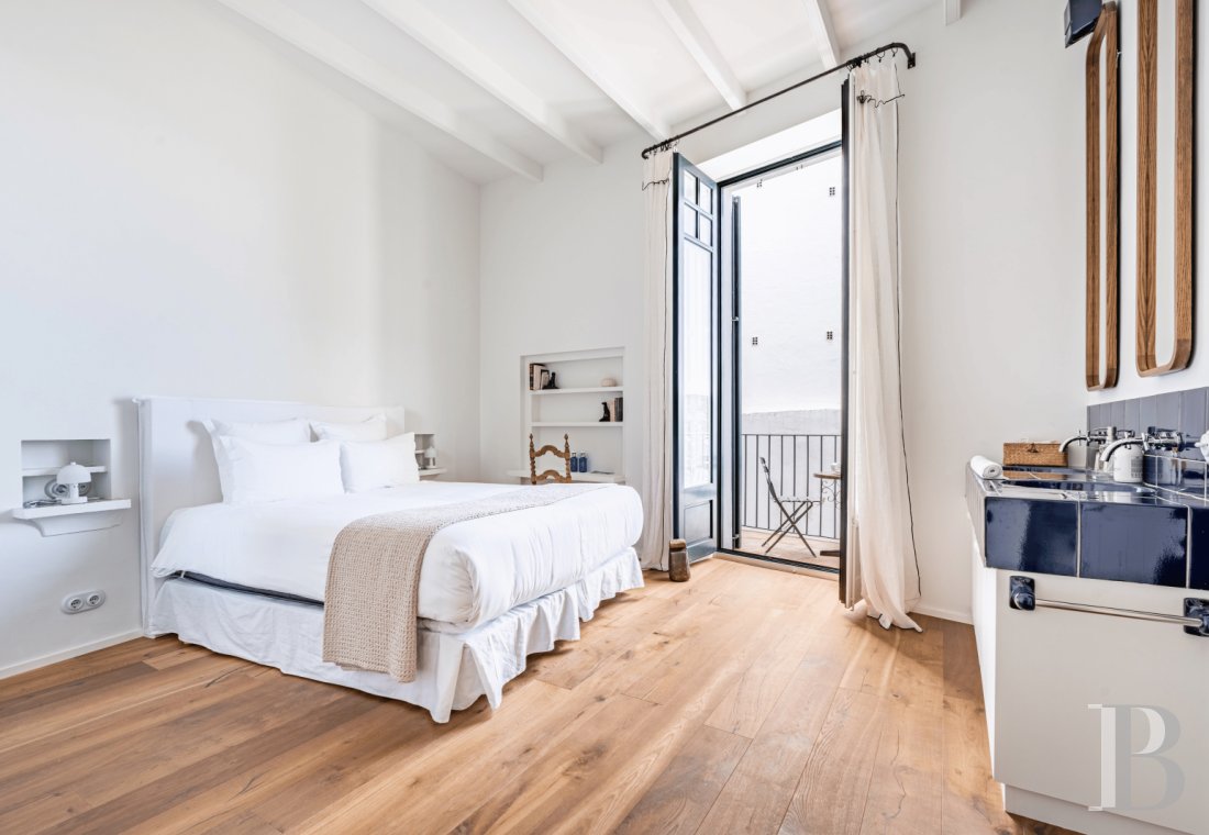 À Cadaques, dans le Parc naturel de Cap de Creus, une impressionnante maison de Peter Harnden, architecte des années 60 - photo  n°14